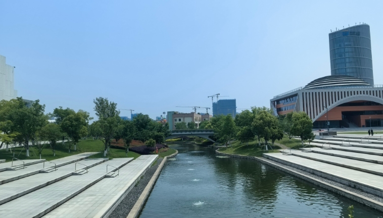 大学2025丨专访西湖大学副校长邓力：如何才能培养